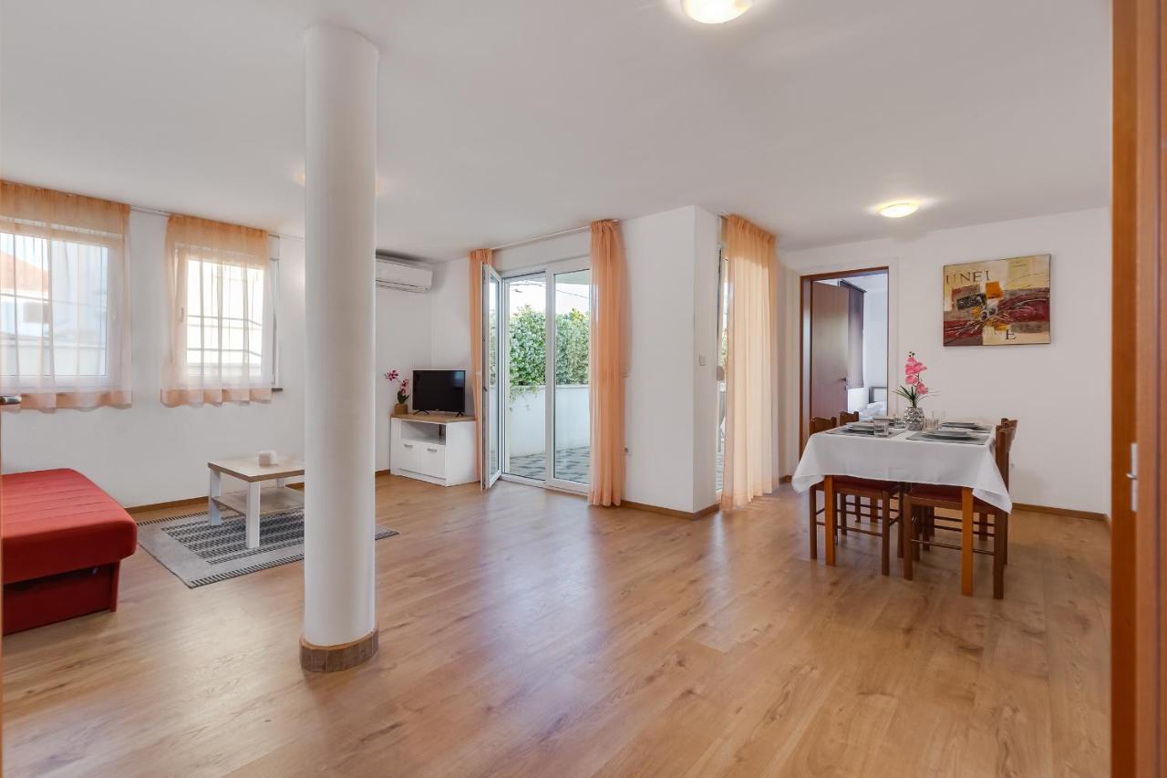 Villa Mirela Petrcane Esterno foto