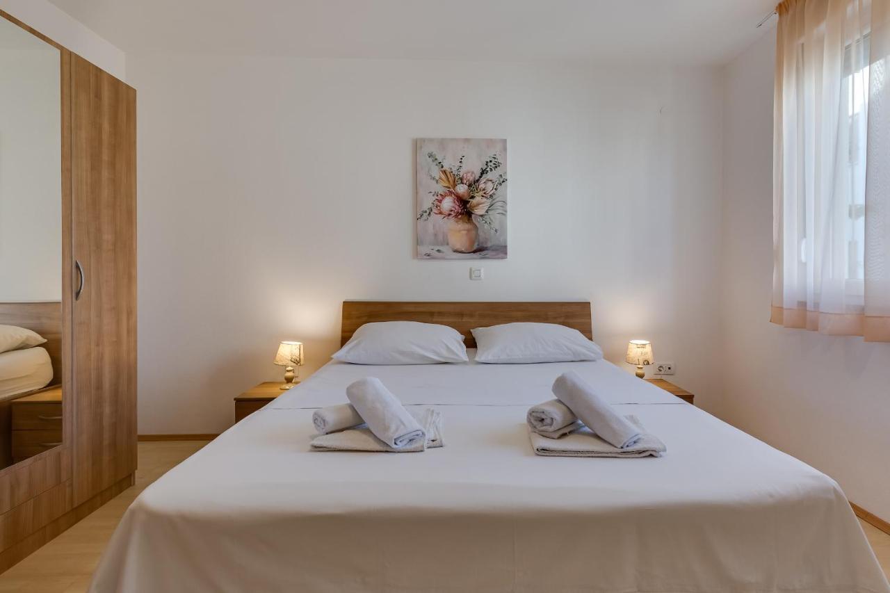 Villa Mirela Petrcane Esterno foto